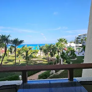 Front Cancún